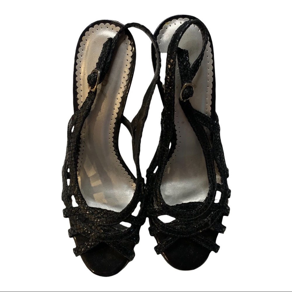 Shoe